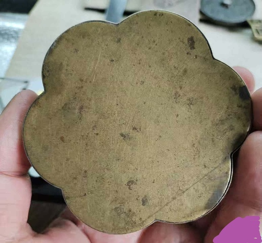 古玩陶瓷清代精品花瓣型白銅文房水盂拍賣,當前價格3000元