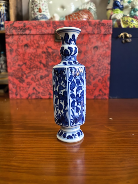 古玩陶瓷康熙青花花卉紋六方葫蘆瓶拍賣,當前價格8888元