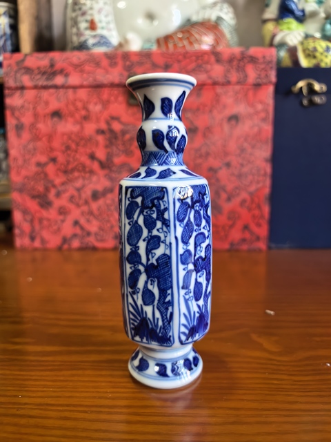古玩陶瓷康熙青花花卉紋六方葫蘆瓶拍賣,當前價格8888元