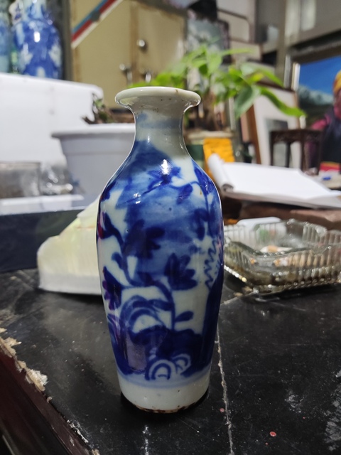 古玩陶瓷清晚期花卉紋青花撇口瓶拍賣，當前價格898元