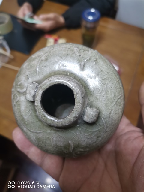 古玩陶瓷龍泉青瓷花卉紋水盂拍賣，當前價格2000元