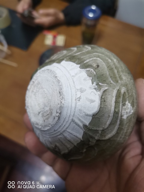 古玩陶瓷龍泉青瓷花卉紋水盂拍賣，當前價格2000元