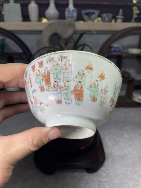 古玩陶瓷晚清·粉彩百子鬧春紋碗拍賣，當前價格10000元