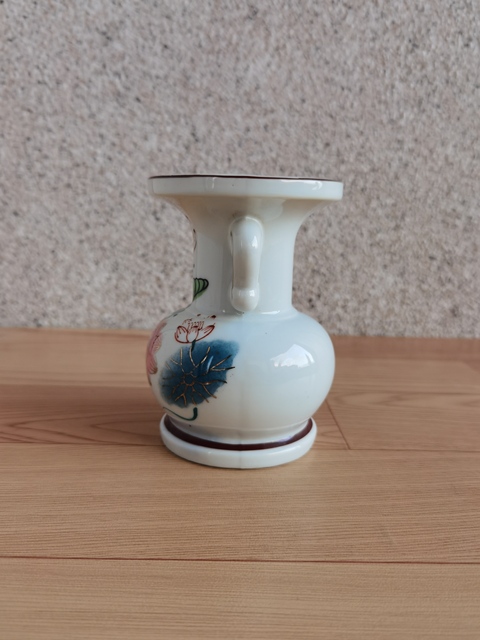 古玩陶瓷花卉紋尊拍賣，當(dāng)前價(jià)格220元