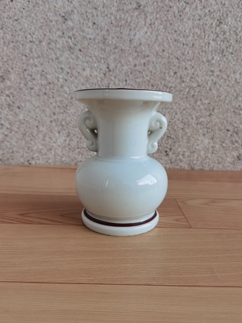 古玩陶瓷花卉紋尊拍賣，當(dāng)前價(jià)格220元