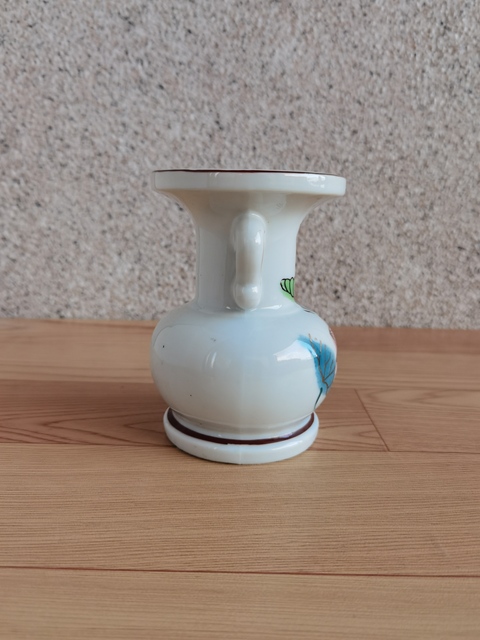 古玩陶瓷花卉紋尊拍賣，當(dāng)前價(jià)格220元