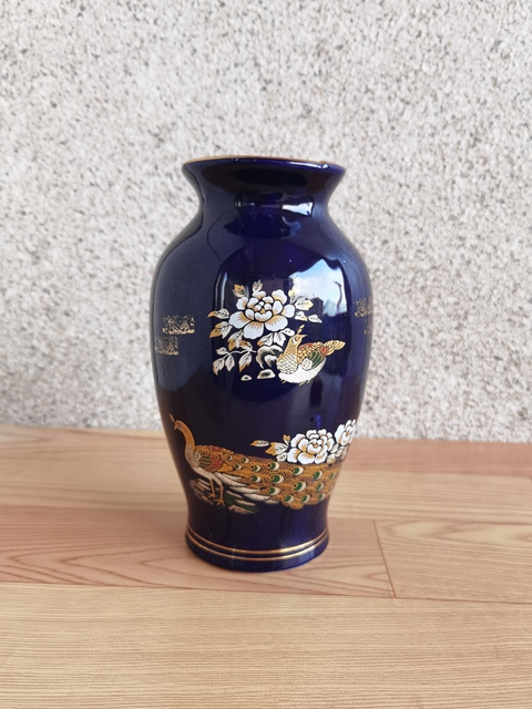 古玩陶瓷藍釉花鳥紋罐拍賣，當前價格260元