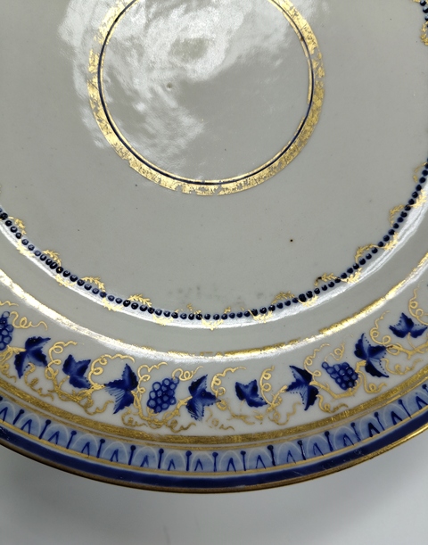 古玩陶瓷清中晚-藍料彩描金花卉紋盤拍賣，當前價格999元