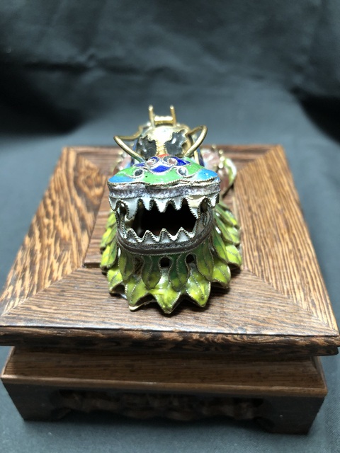 古玩陶瓷創匯銅胎掐絲琺瑯龍頭一對兒拍賣,當前價格0元