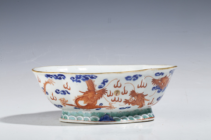 古玩陶瓷晚清·料彩礬紅龍紋供盤拍賣，當前價格6666元