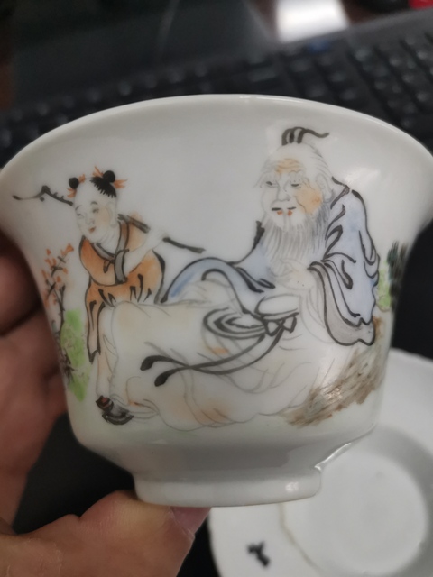 古玩陶瓷油粉彩人物紋蓋碗真品鑒賞圖