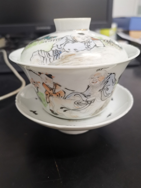 古玩陶瓷油粉彩人物紋蓋碗真品鑒賞圖