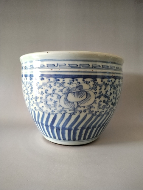 古玩陶瓷(重器)康熙青花纏枝花卉紋案缸拍賣,當前價格1698元