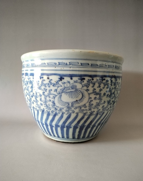 古玩陶瓷(重器)康熙青花纏枝花卉紋案缸拍賣,當前價格1698元