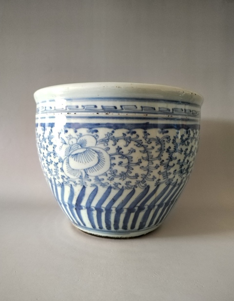 古玩陶瓷(重器)康熙青花纏枝花卉紋案缸拍賣,當前價格1698元