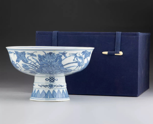 古玩陶瓷明 青花鳳紋暗刻高足杯拍賣，當前價格12000元