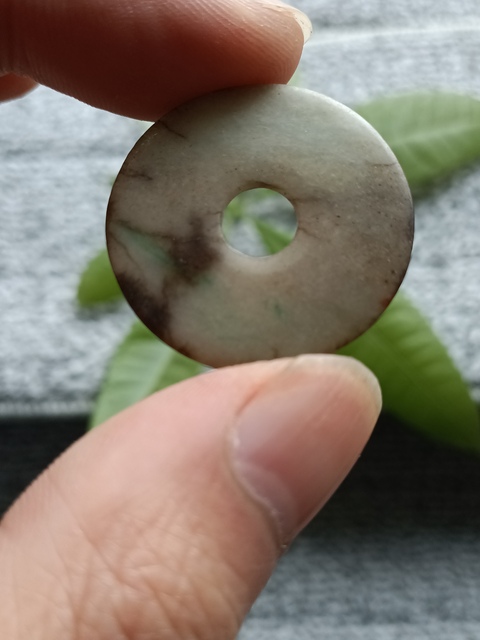 古玩玉器(一個小幾百的平安扣)清代天然翡翠“平安扣”拍賣,當前價格499元