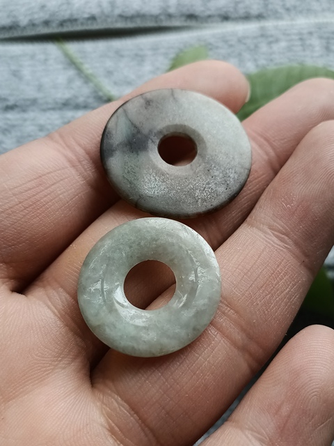 古玩玉器(一個小幾百的平安扣)清代天然翡翠“平安扣”拍賣,當前價格499元
