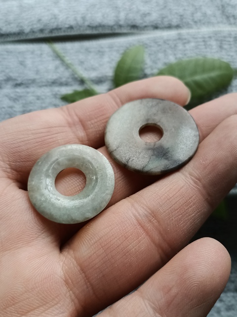 古玩玉器(一個小幾百的平安扣)清代天然翡翠“平安扣”拍賣,當前價格499元