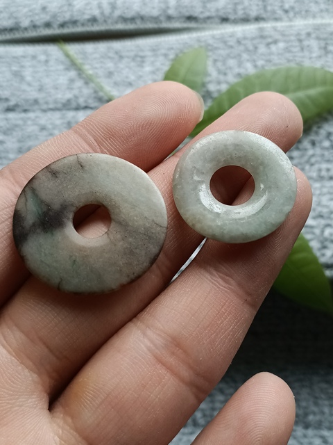 古玩玉器(一個小幾百的平安扣)清代天然翡翠“平安扣”拍賣,當前價格499元