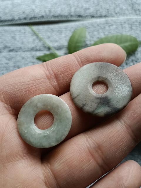 古玩玉器(一個小幾百的平安扣)清代天然翡翠“平安扣”拍賣,當前價格499元