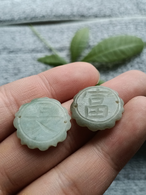 古玩玉器清代天然翡翠“吉語帽花”拍賣,當前價格500元