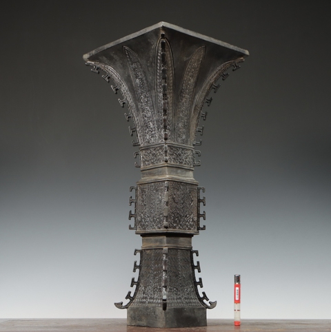 古玩銅器花觚拍賣，當(dāng)前價格36000元
