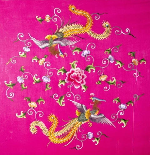 古玩雜項(xiàng)鳳凰繡片掛屏拍賣(mài),當(dāng)前價(jià)格1600元