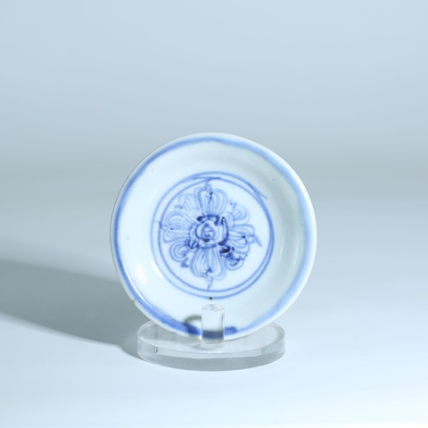 古玩陶瓷明中早期青花盤拍賣,當(dāng)前價(jià)格6000元
