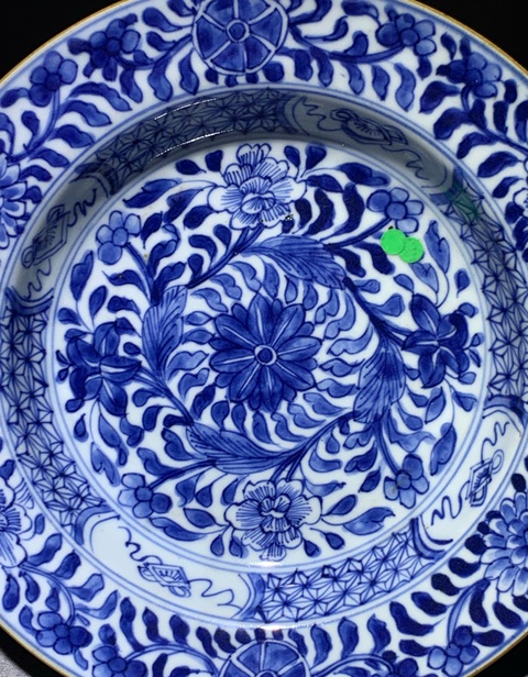 古玩陶瓷清康熙·纏枝蓮花卉紋折沿盤拍賣，當前價格3088元