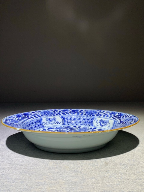 古玩陶瓷清康熙·纏枝蓮花卉紋折沿盤拍賣，當前價格3088元