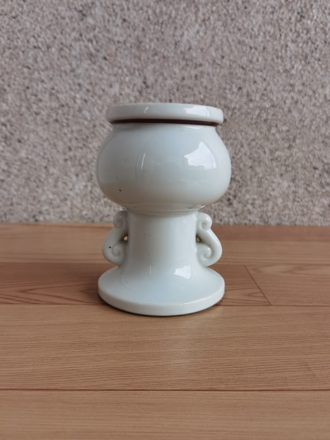 古玩陶瓷花卉紋尊拍賣，當(dāng)前價(jià)格220元