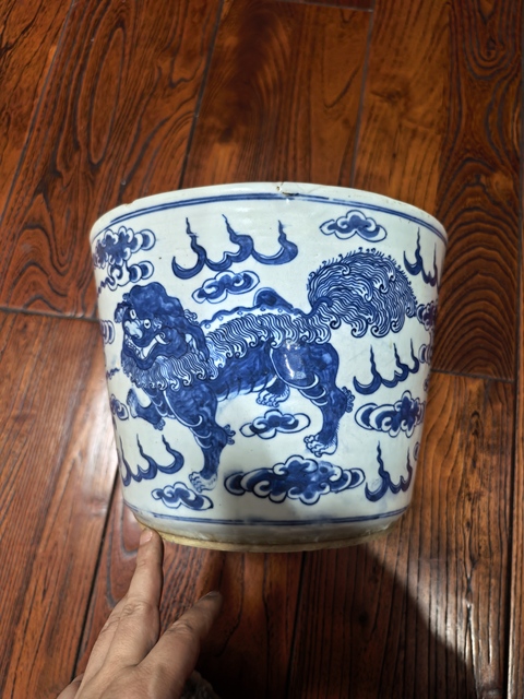 古玩陶瓷道光青花雙獅瑞獸紋花盆拍賣,當前價格16888元