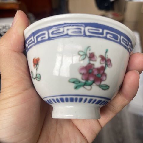 古玩陶瓷清中·粉彩四季花卉紋杯真品鑒賞圖