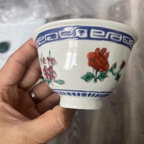 古玩陶瓷清中·粉彩四季花卉紋杯真品鑒賞圖