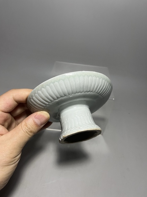 古玩陶瓷清·青白釉菊瓣紋高足盤拍賣,當前價格680元