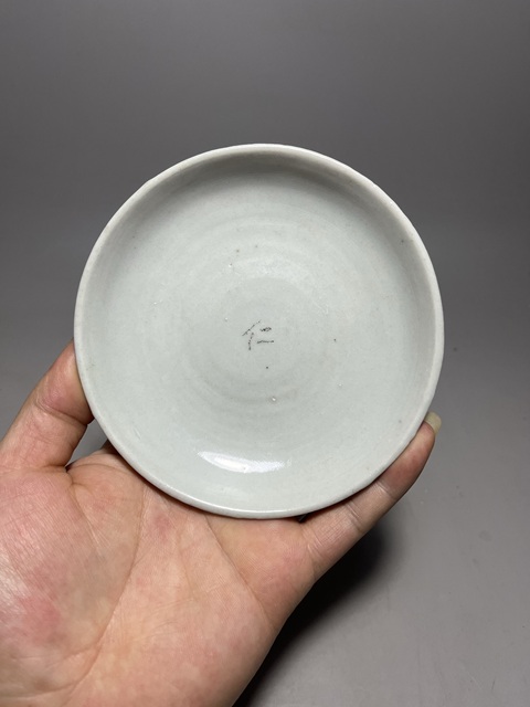 古玩陶瓷清·青白釉菊瓣紋高足盤拍賣,當前價格680元
