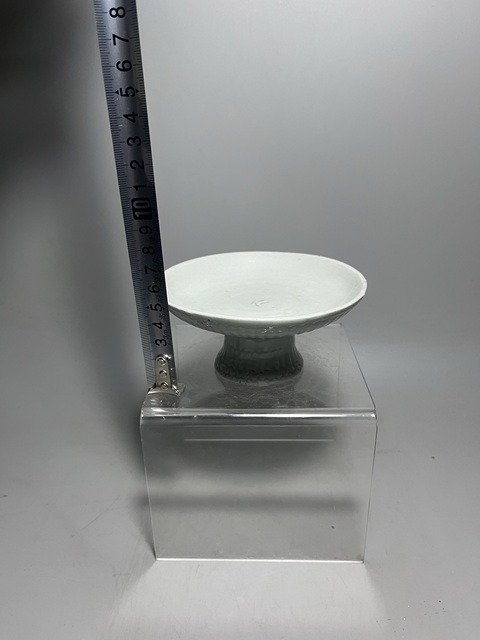 古玩陶瓷清·青白釉菊瓣紋高足盤拍賣,當前價格680元