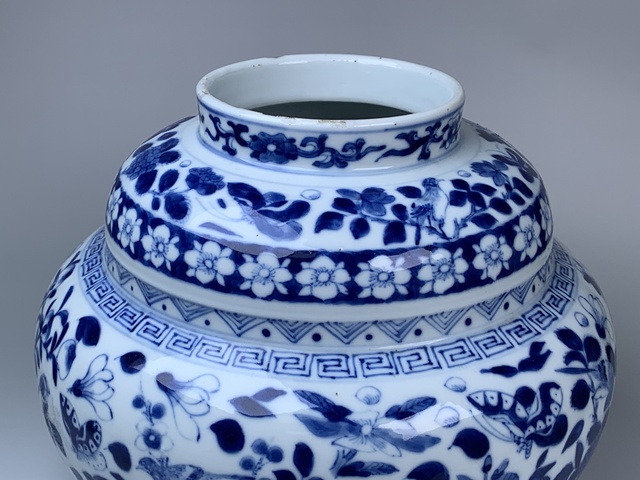 古玩陶瓷清晚期·青花花鳥紋魚簍尊拍賣,當前價格7644元