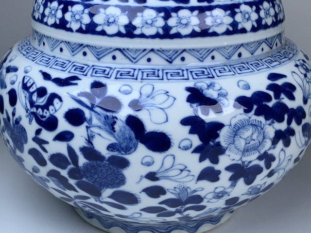 古玩陶瓷清晚期·青花花鳥紋魚簍尊拍賣,當前價格7644元