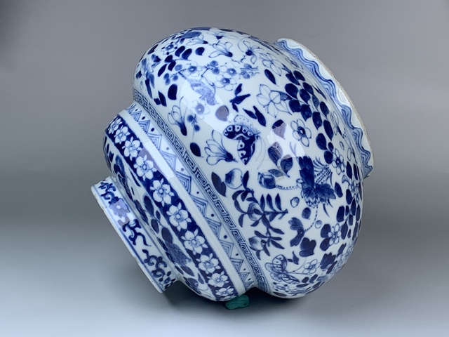 古玩陶瓷清晚期·青花花鳥紋魚簍尊拍賣,當前價格7644元