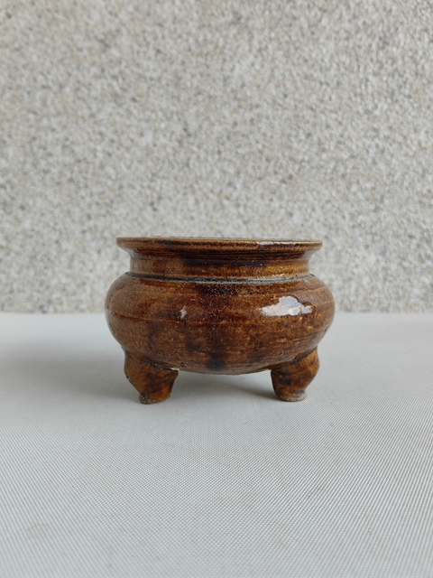 古玩陶瓷三足香爐拍賣,當前價格480元