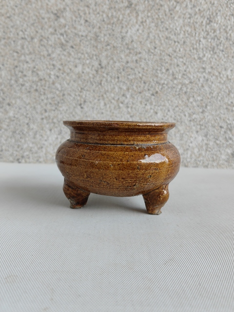 古玩陶瓷三足香爐拍賣,當前價格480元