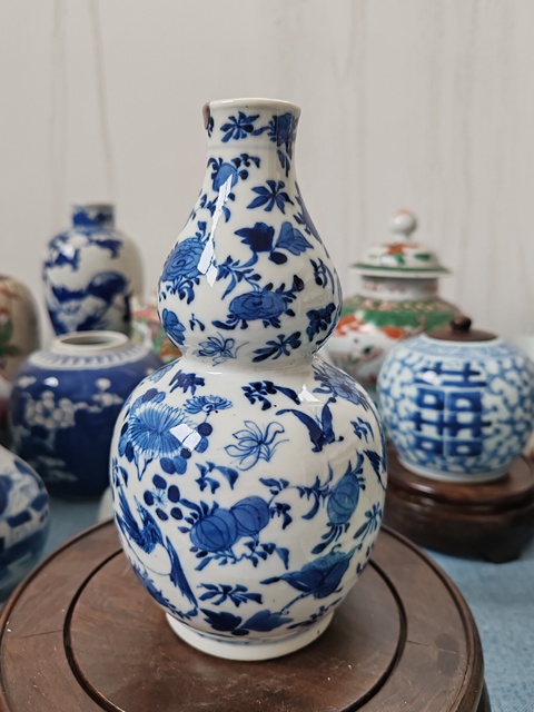 古玩陶瓷晚清時(shí)期青花花鳥紋葫蘆瓶拍賣,當(dāng)前價(jià)格2280元