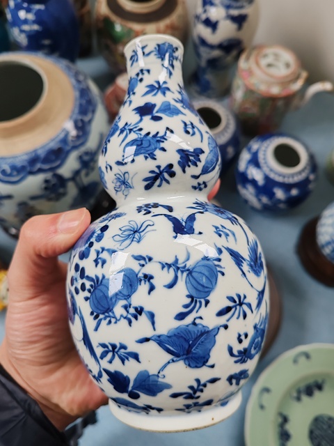 古玩陶瓷晚清時(shí)期青花花鳥紋葫蘆瓶拍賣,當(dāng)前價(jià)格2280元