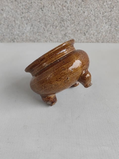 古玩陶瓷三足香爐拍賣,當前價格480元