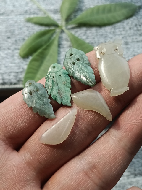 古玩玉器清代和田玉、翡翠帽花拍賣，當前價格100元