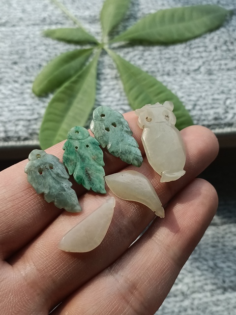 古玩玉器清代和田玉、翡翠帽花拍賣，當前價格100元
