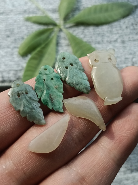 古玩玉器清代和田玉、翡翠帽花拍賣，當前價格100元