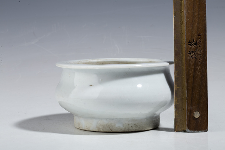 古玩陶瓷清中·德化窯白釉香爐真品鑒賞圖